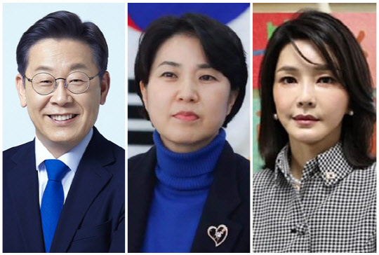 (왼쪽부터) 이재명 더불어민주당 대표, 남영희 민주연구원 부원장, 윤석열 대통령 부인 김건희 여사. <민주당 제공, 남영희 SNS, 연합뉴스>